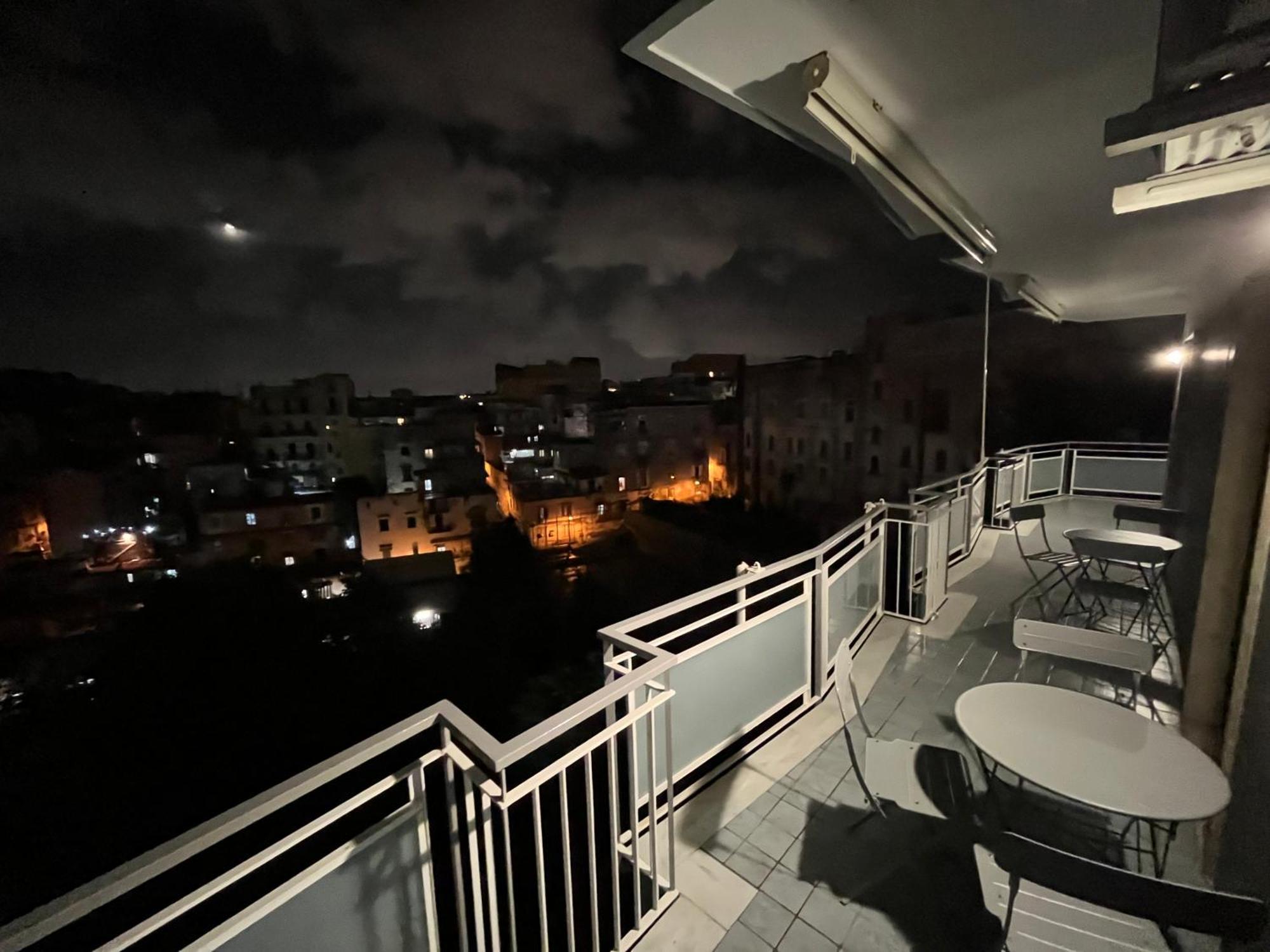 Balcony House Apartment Наполи Екстериор снимка